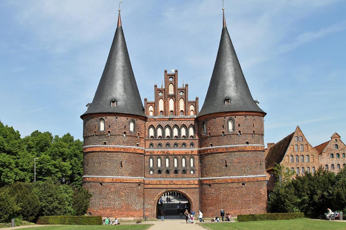 Pension Adler Lubeck Bagian luar foto